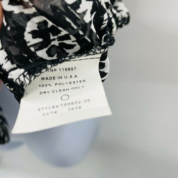 Collective Concepts Womens Size Medium Sleeveless Printed Surplice Blouse 279 - Picture 6 of 6